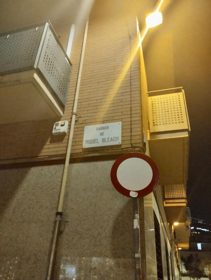 Room Familiar Sants บาร์เซโลนา ภายนอก รูปภาพ